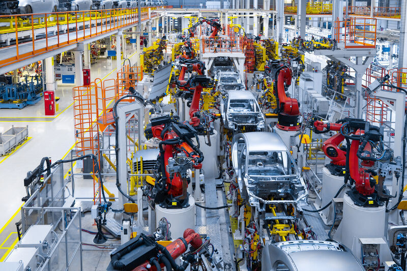 ictom works with Manufacturing & Automotive